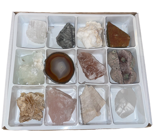 Steinasafn minerals 12x